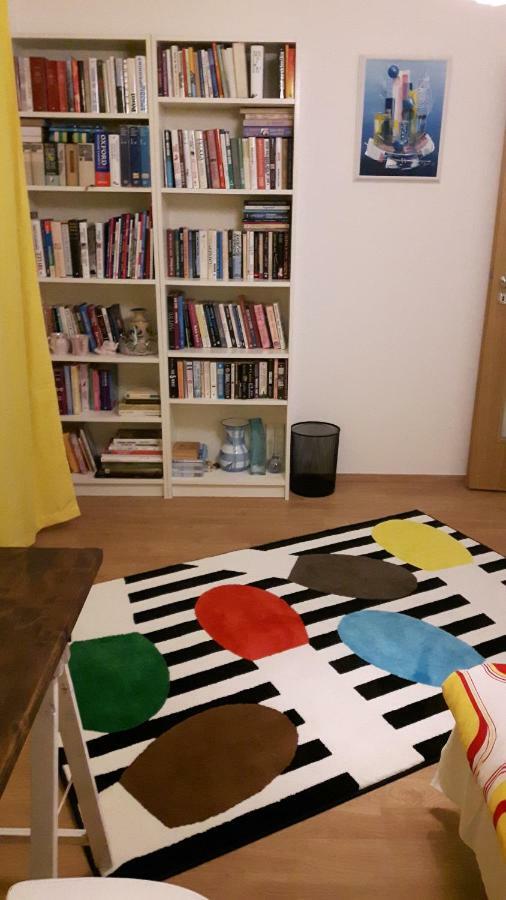 Prostorny 3 Pokojovy Apartman S Dvema Terasami Praga Exterior foto