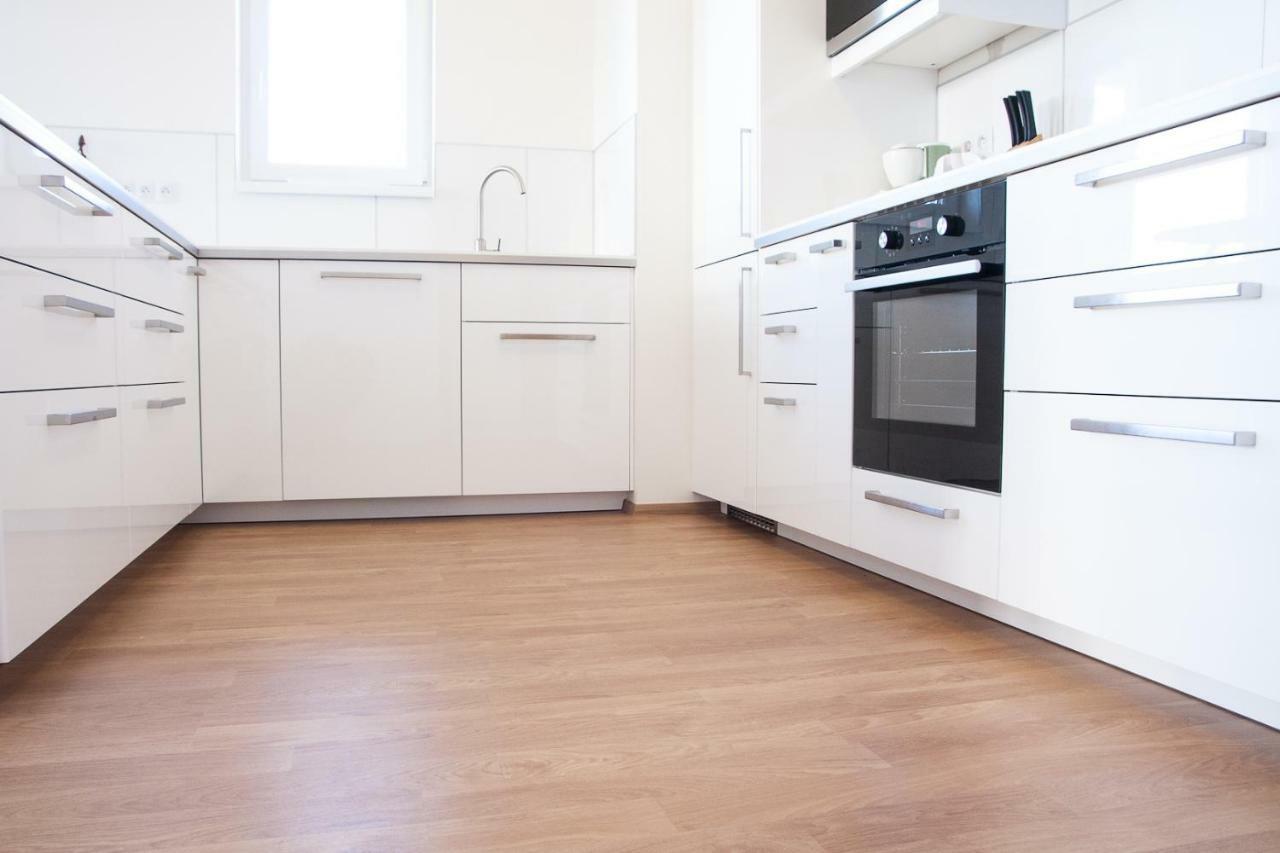 Prostorny 3 Pokojovy Apartman S Dvema Terasami Praga Exterior foto